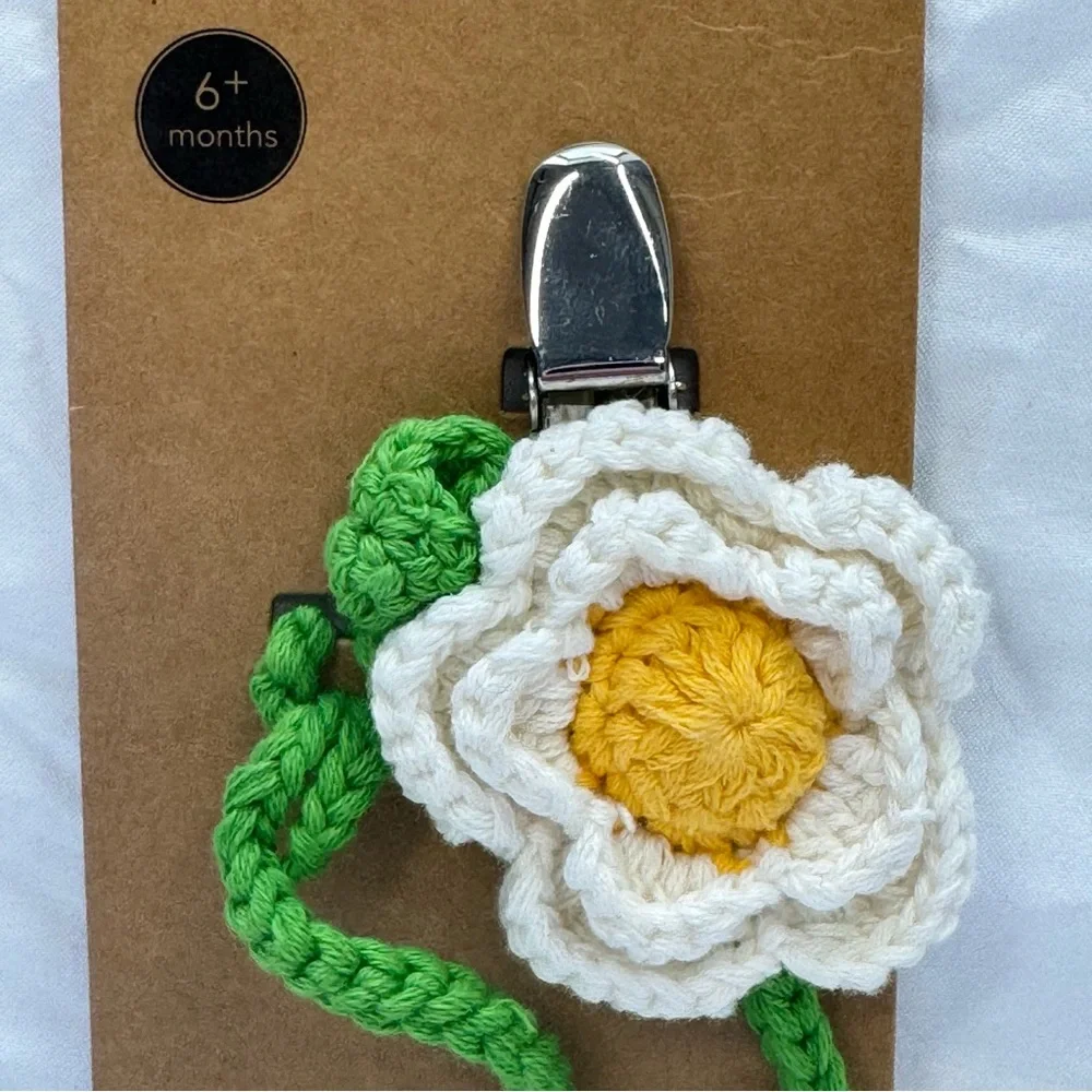 Hand Made Yarn Flower Pacifier Binki Clip - Cheengo, Baby Shower Gift, Nursery